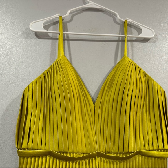 Mac Duggal 26319 Charteuse Pleated Wide Leg Jumpsuit 10 - Picture 3 of 8